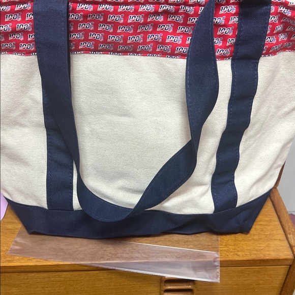 Vineyard Vines Canvas Tote Custom Collection - Picture 5 of 8